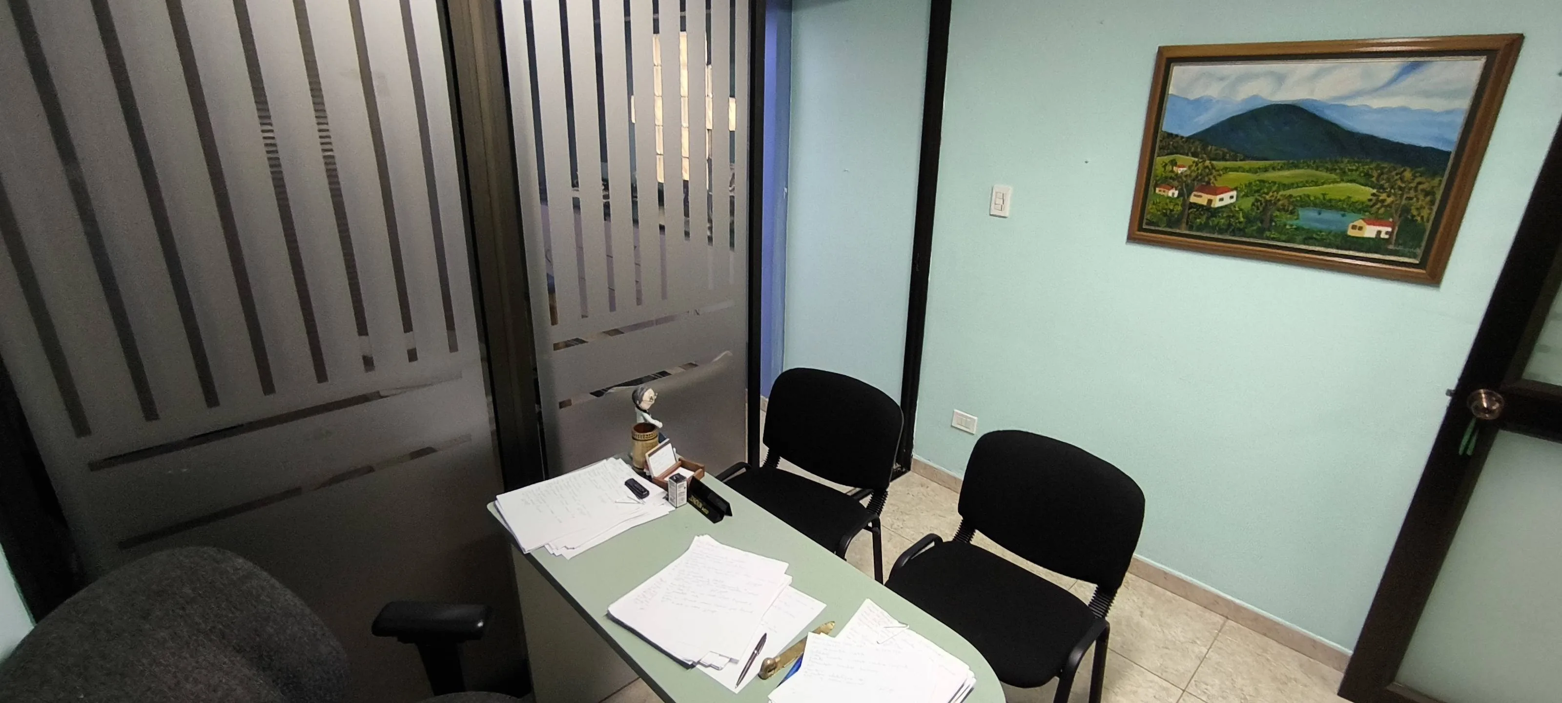 Área de consulta médica del Dr. Rafael Cortés en Bogotá